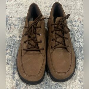 Women’s Easy Spirit Suede Shoes